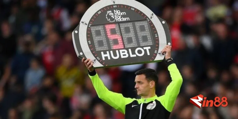 Cách trọng tài xác định phút bù giờ